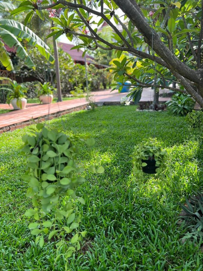 Hotel The Moon Kampot Boutique Zewnętrze zdjęcie